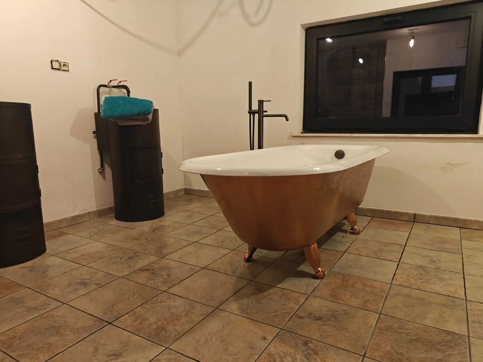 Baignoire cuivrée posée par Solution-TS